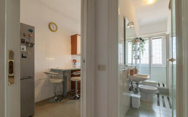 Roomy and Bright Apartment with Terrace