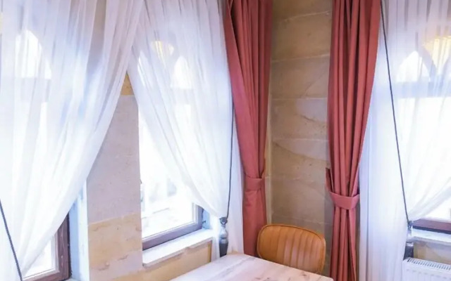 Capavista Cave House