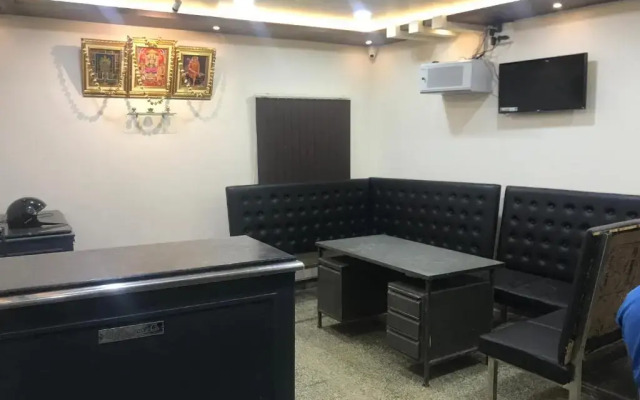Shri Vasant Lodge