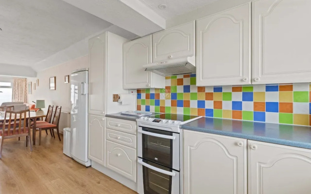 The Coastal Crab - Family-friendly Three-bed Beach House in Pevensey