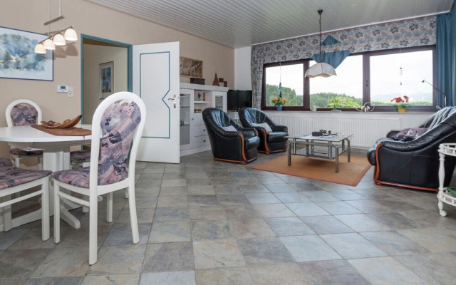 Detached Holiday Home Near the Hennesee with Terrace And Garden