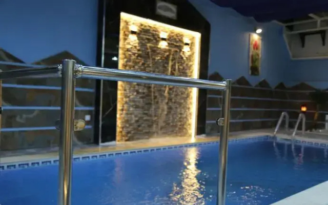 Infinity motel