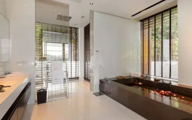 Cliff Top Residence