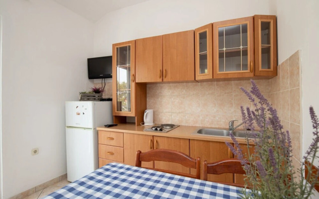 Beachfront Apartment Gaj 9