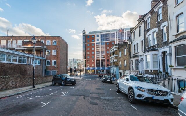 Modern mews home in Kings Cross