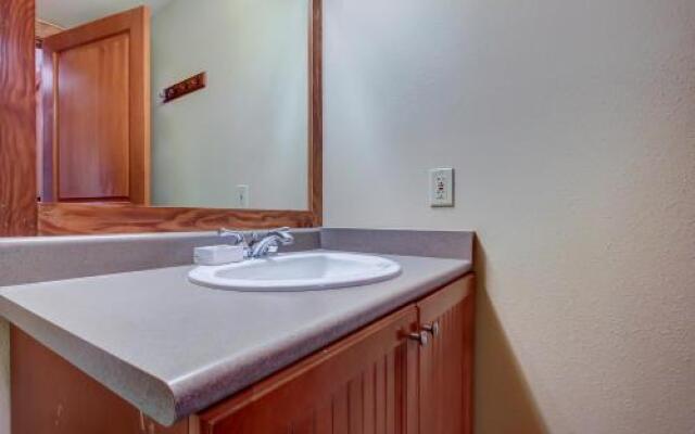Eagle Springs East 207: Resting Moose Suite