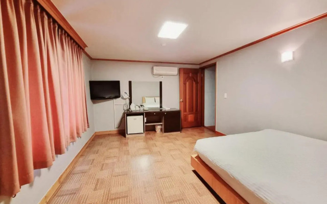Hotel G
