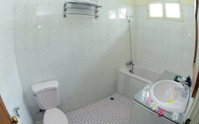 Kyaw Hotel