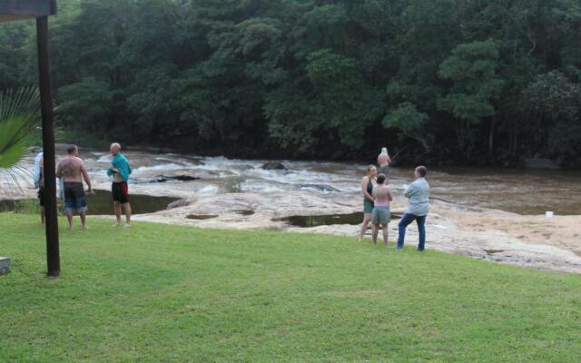 Lions Rock River Lodge