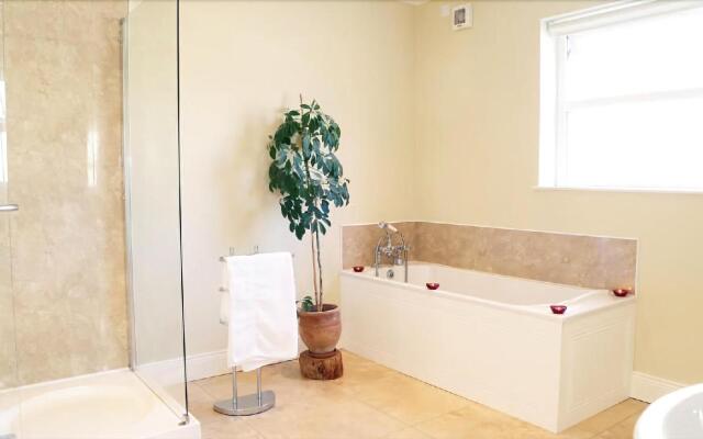 Kensington Lodge Bed and Breakfast