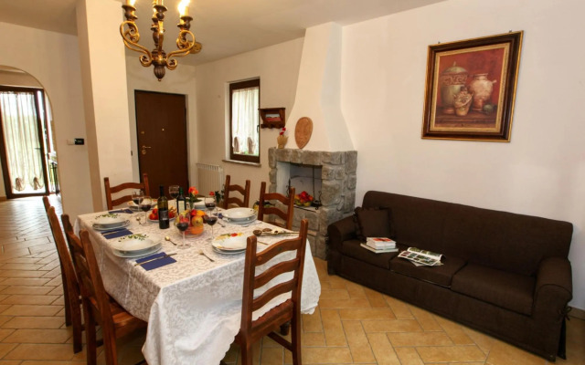 Peaceful Villa in Montefiascone with Bubble Bath