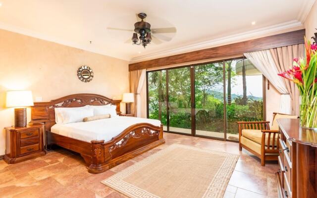 Hacienda-style Villa With Pool and Sweeping Ocean Views Above Potrero