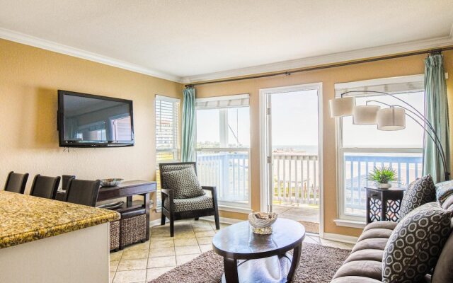 Seascape 2216 Hotel Room