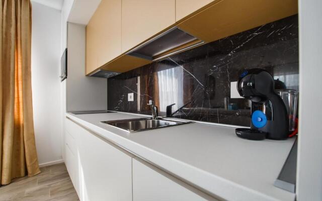 No. 10 - The Penthouse in City Center