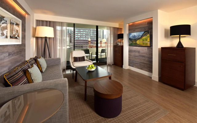 Warwick Denver