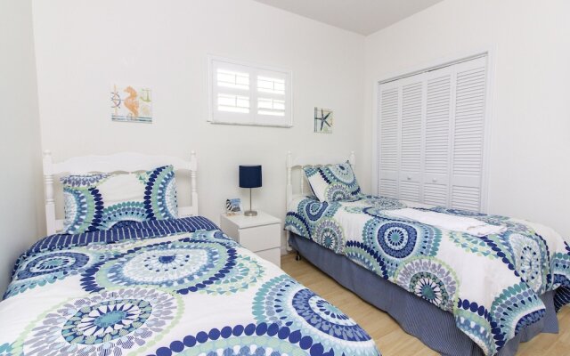 Seaside Bungalow by Vtrips