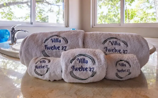 Villa Twelve27