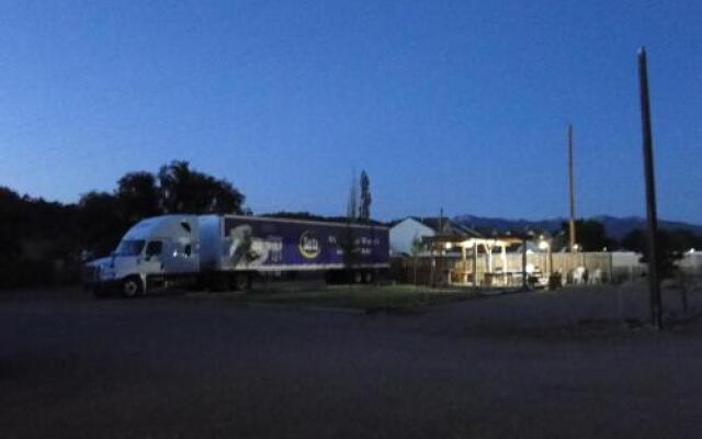 Ms. Kitty's Country Inn