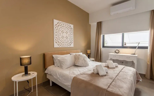 Exceptional Sunlit Apart Marsaskala Bay