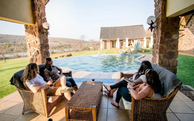 Riverdance Lodge