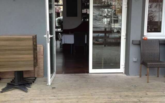 Hôtel Restaurant Jour & Nuit