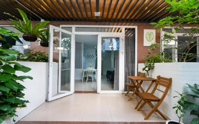 The Arrivals Home-District 3-10stars-SG center