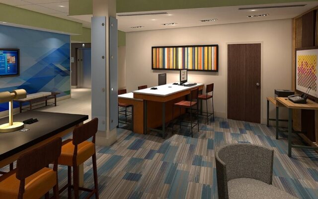 Holiday Inn Express & Suites Perryville by IHG