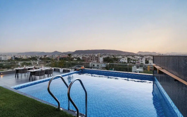 7 Rays Hotel