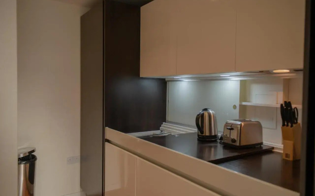 Moorgate Apartments by MySquare