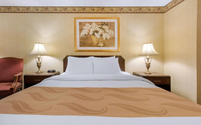 Quality Inn Breeze Manor