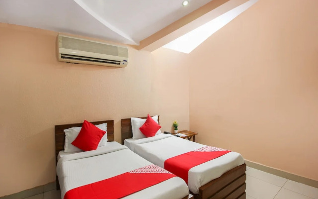 OYO 18488 Hallmark Begumpet