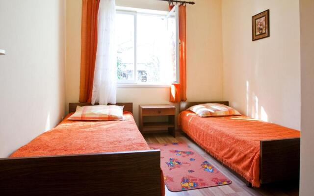 Apartments Sanda - 10 M from the beach