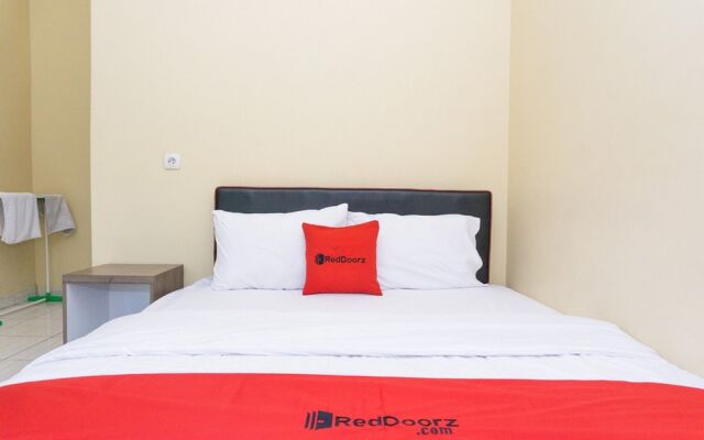RedDoorz @ MT Haryono Street Waingapu