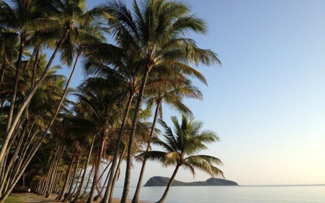 Palm Cove Holiday House