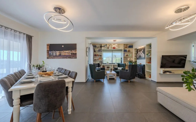 3a's Family Luxury Villa