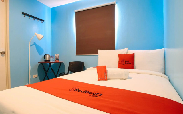 RedDoorz @ Hotel Rosemarie