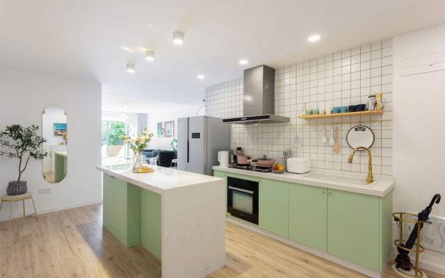 StarHome West Huaihai Road Branch