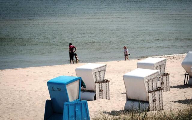 Bernstein-Fewos ca 15 Gehminuten zum Ostseestrand