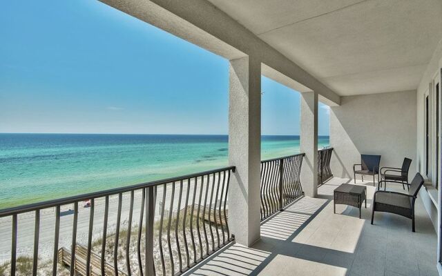 Luna Plata 7 Bedrooms 7.5 Bathrooms Home