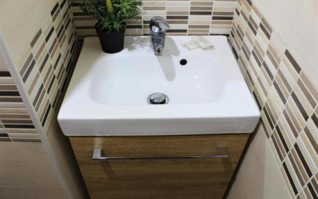 Crystal Ship Apartment