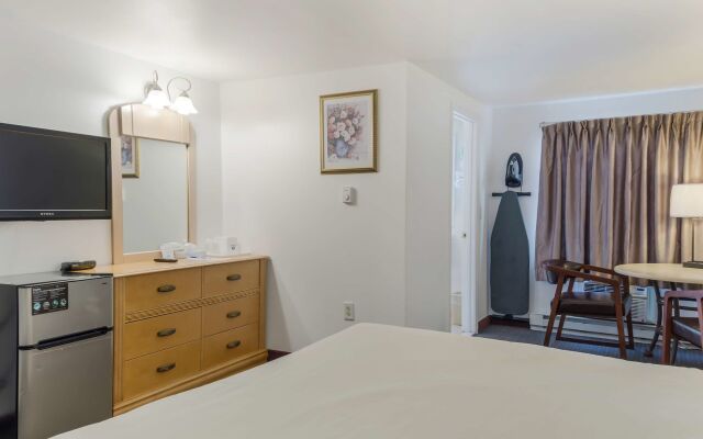 Americas Best Value Inn & Suites Hyannis Cape Cod