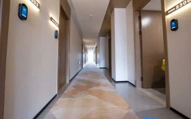 Junying Hotel (Hefei Sunac Amusement Park Wannianbu Metro Station Branch)