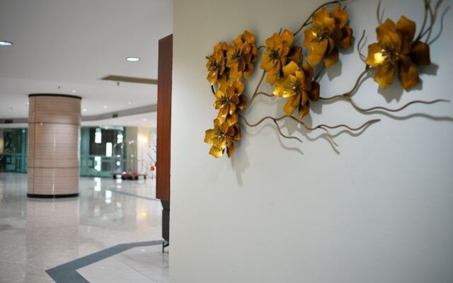 TF Riverside Hotel