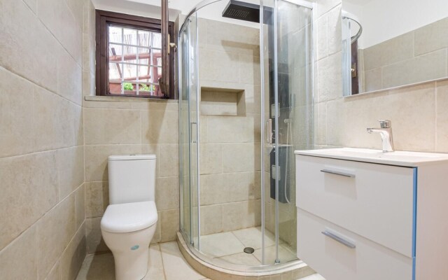 Beautiful Home in Ansedonia With Wifi and 4 Bedrooms