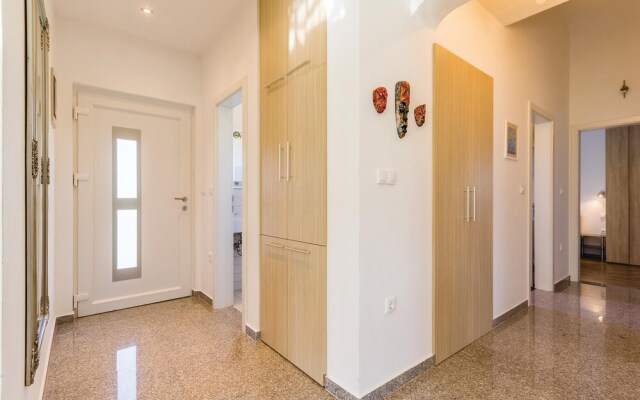 Stunning Home in Fazana With Wifi and 3 Bedrooms