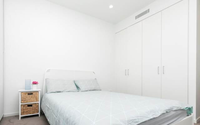 Spacious Bright Apartment