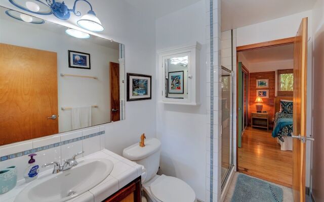 Hale Ki'i Maka Manu 4 Bedroom Home by RedAwning