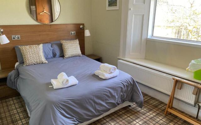Five Glens Inn