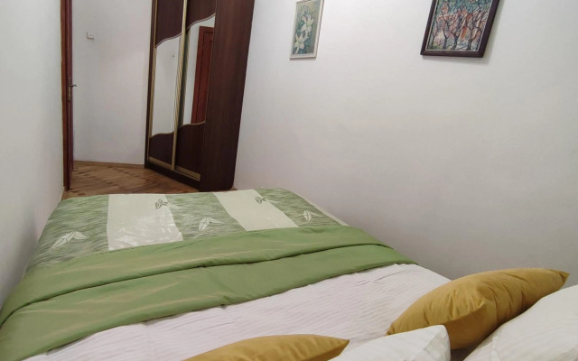 Апартаменти трехкімнатні в самому центрі для 6-х