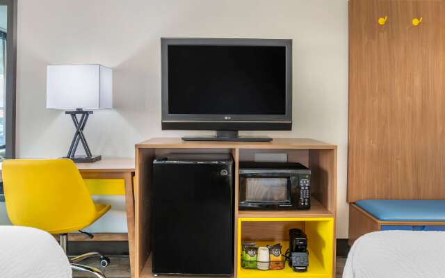 Days Inn & Suites by Wyndham Rocky Mount Golden East